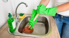 5 rýchlych trikov na odstránenie zápachu z kuchynského drezu, ktoré môžete použiť ešte dnes